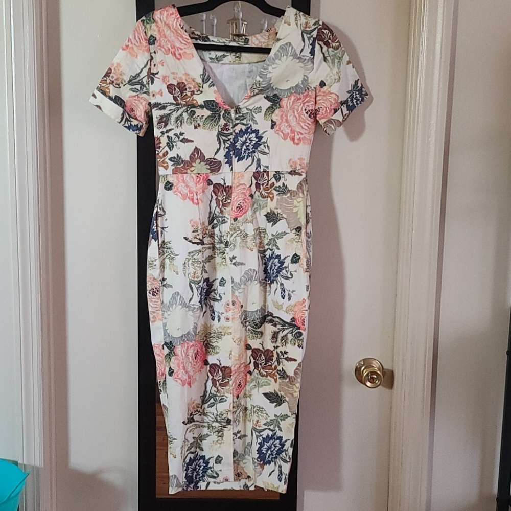 Floral fitted dress